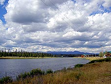 files/ffi/pictures/Dest/USA03/HenrysFork/henrysforkranch.jpg