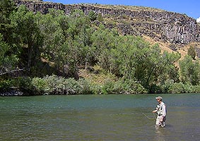 files/ffi/pictures/Dest/USA03/Snake/mattfishing.jpg
