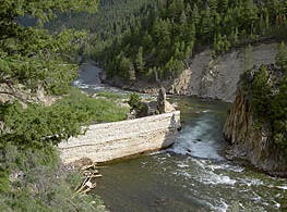 files/ffi/pictures/Dest/USA03/salmon1.jpg